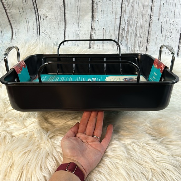 The Pioneer Woman Timeless Nonstick Roaster w/ Rack Insert - Picture 3 of 9